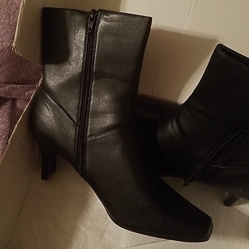 Dress boots - Picture 3 of 3